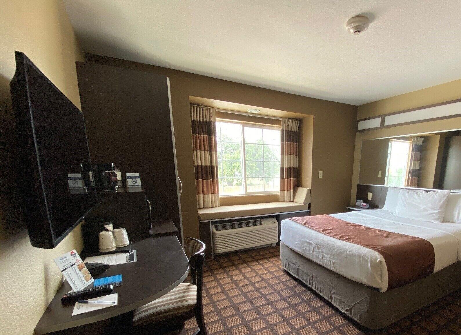 Microtel Inn & Suites Kenedy Zewnętrze zdjęcie