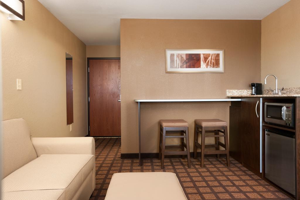 Microtel Inn & Suites Kenedy Zewnętrze zdjęcie