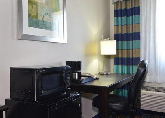 Microtel Inn & Suites Kenedy Zewnętrze zdjęcie